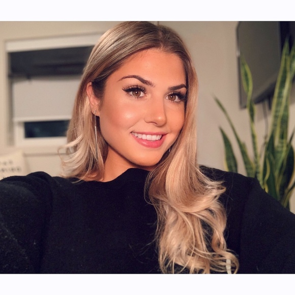 Meet your Posher, Maria - Picture 1 of 1